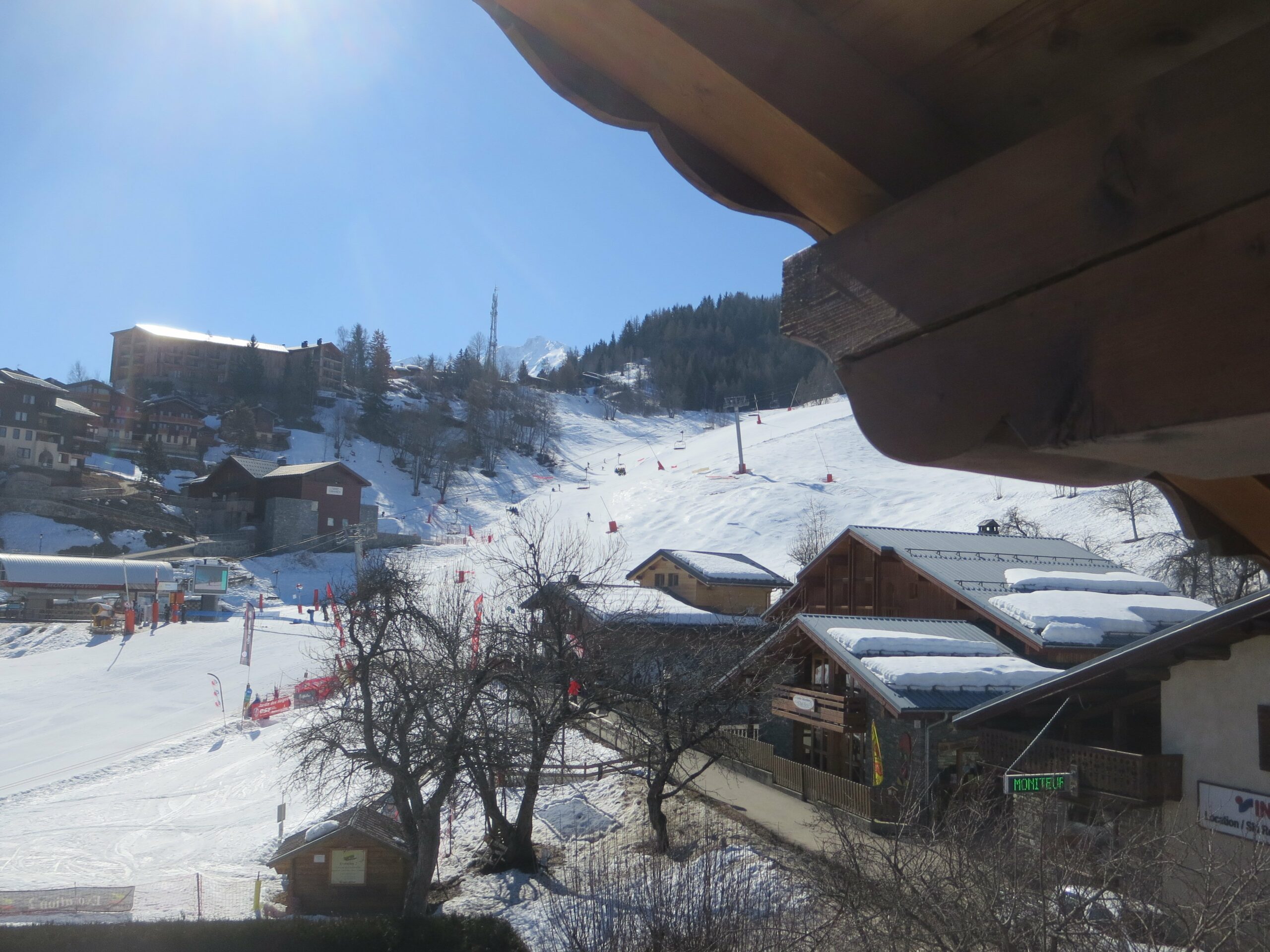Vue sur les pistes depuis le chalet Saboïa, Montchavin.