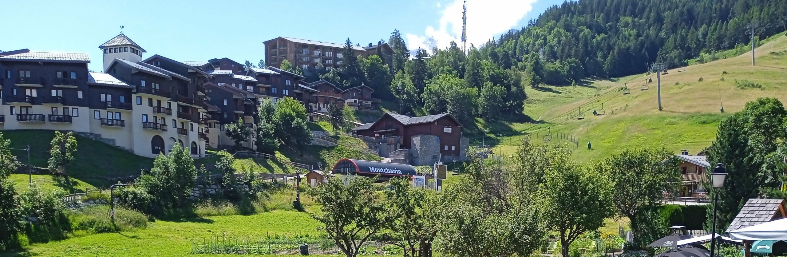 La vue depuis le chalet en été